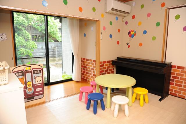 現在、両教室には、無資格で指導員として活躍しているスタッフが在籍しています。一緒に頑張りませんか!