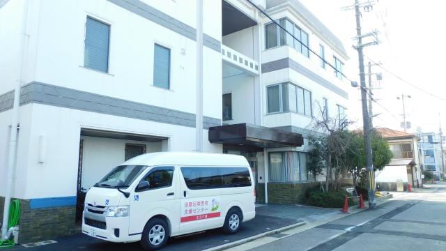 働く人も利用者もみんなつながって、誰もが安心して暮らすことのできる街を目指します。