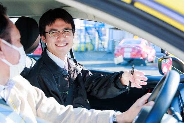 【教習指導員】未経験から3ヶ月で国家資格！自分に合う働き方を選べる柔軟な勤務体系◎ 人柄重視採用自動車教習所のインストラクター