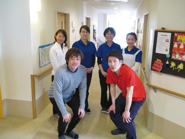 スタッフ同士の助け合いや連携を何より大切にしています!舞子台病院のグループだから、医療連携も万全!
