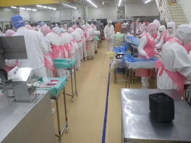 主にセブン-イレブン向けの商品を製造する当社。
年間8兆円を超える“中食市場”を支えています。
