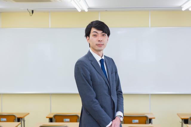 〜役職がついても授業を担当できるのが嬉しいポイントです〜
若葉校（坂戸市）の勝村室長に聞きました。