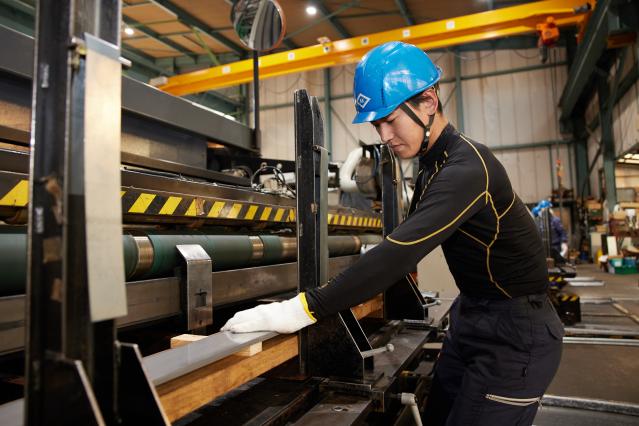 工場ワークデビュー応援♪
創業45年のノウハウを身に着けませんか。
ものづくりの楽しさを一緒に！製造からスキルアップ／ジョブチェンジも可能　あなたの夢を形にできる会社です！