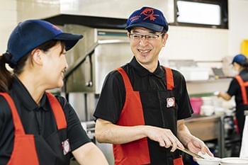 新人というより新しい「仲間」という感覚でお迎え!
あなたと一緒に働けるのを楽しみにしています!