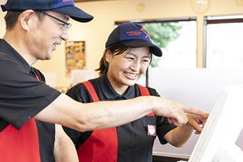 新人というより新しい「仲間」という感覚でお迎え！
あなたと一緒に働けるのを楽しみにしています！