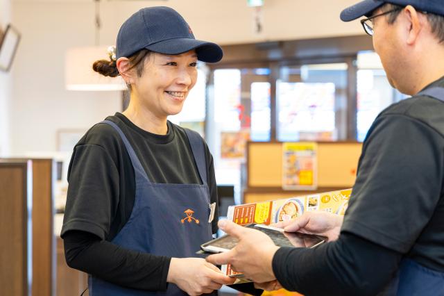 【週2日、1日3H〜】予定が立てやすいお仕事♪食事補助制度あり！ホールスタッフ