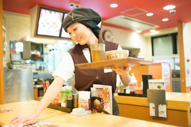 食事補助やすき家クーポンの支給あり!
嬉しい従業員特典がいっぱいです。