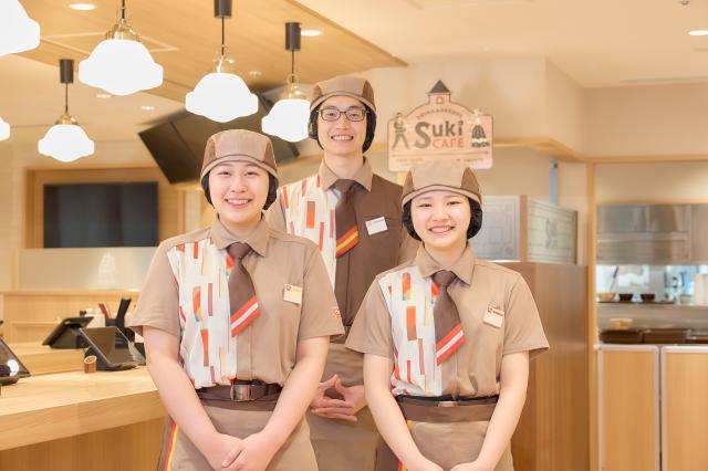 学生・フリーター活躍中！高時給が魅力の深夜バイト♪夜型人間大集合*☆彡･.｡すき家の店舗スタッフ（接客・調理・清掃など）