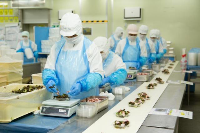 応募にあたって、特別なスキルは必要ナシ!
工場勤務が初めての方も、ぜひ気軽にご応募を。
