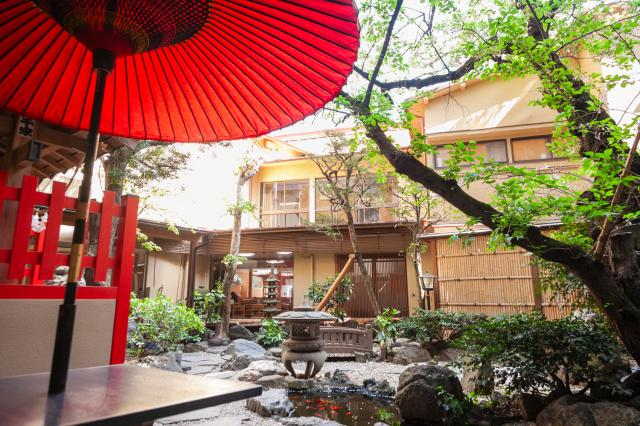 地元にお住まいの方や環境客など様々な方がご来店くだっています♪