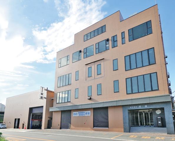 開発・設計から射出成形まで、社内で一貫して行うことで、お客様のイメージどおりの製造を実現しています。