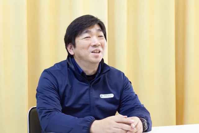 *先輩インタビュー* カジさん(40代、勤続4年)
「じつは1回辞めて、いろいろ経験した後、再入社しました。」