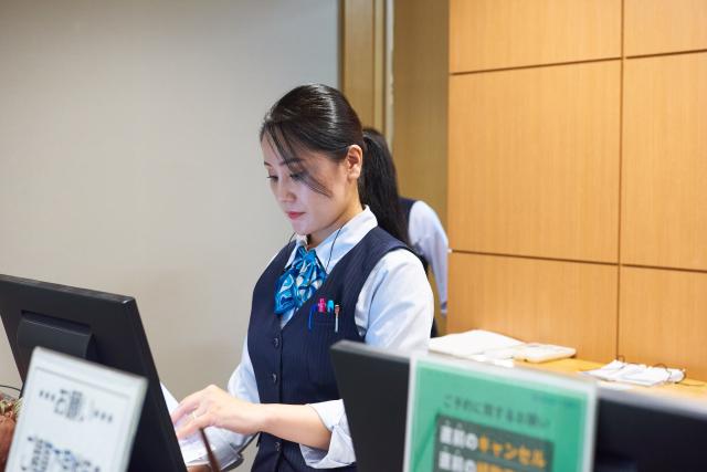 【フロントスタッフ】週3日〜OK／土日できる方歓迎／未経験から無理なくできるお仕事です！フロントスタッフ