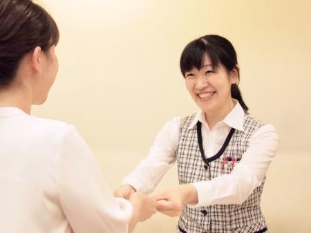土日祝日休みなのでプライベートとの両立もしやすいお仕事です!あなたのお好きな勤務地をお選びください♪
