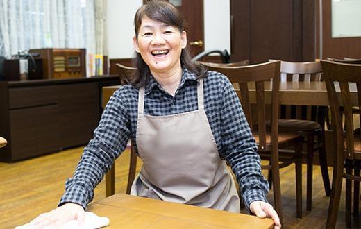 年齢・資格、一切不問!40代50代から始めたスタッフも活躍中!勤務地多数あり◎交通費全額支給★