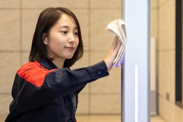 きれいな複合施設の清掃業務
難しい作業はありません！
◎国籍問わず様々な方が活躍中！