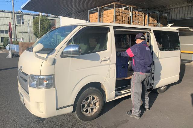 図書館への本ルート配送(ワンボックスカー使用)