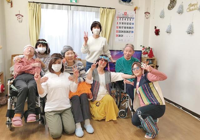 〈介護スタッフ〉少人数のグループホーム！週3〜5日勤務可！1日4〜5名体制でチームワーク抜群！介護スタッフ