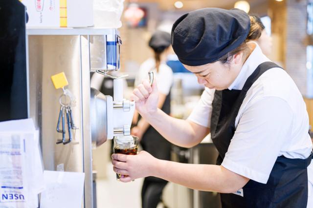 ホリーズカフェ【阪急塚口駅前店】