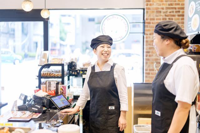 【カフェスタッフ】あなたらしく働こう!主婦層・フリーター活躍中◎1日4時間〜OK!カフェスタッフ