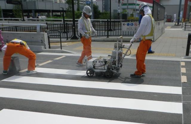 難しそうに思えますが、ほとんどの方が未経験からのスタート!作業は先輩と一緒に行うので安心です♪