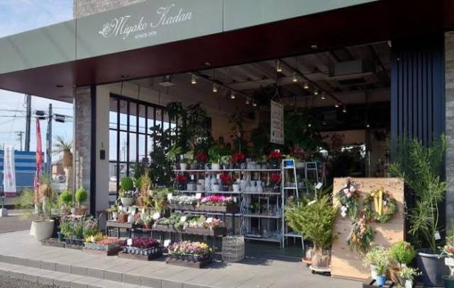 業界初心者入社の方が多数在籍中です。
正社員としての働き方に自信のない方、
パート雇用もあります。
時間 9:30〜15:30(応相談)
時給 1140円〜
勤務日は応相談、詳細は面談にて。
人柄重視採用、やる気のある方大歓迎です。
あなたのご応募、心よりお待ちしております♪