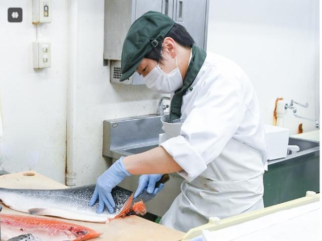 あなたの経験を仕事で活かしませんか？お客様の食卓に「美味しい」と「健康」をお届けしましょう！