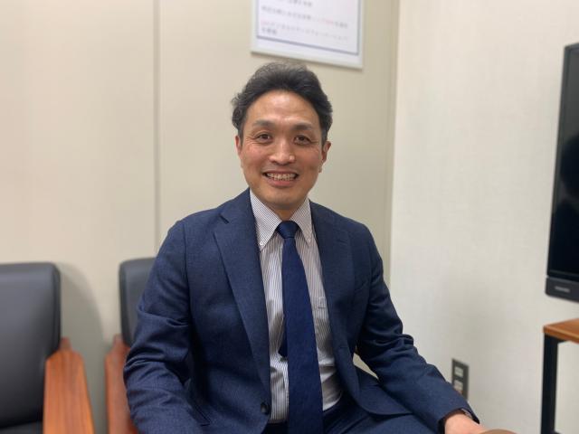 代表取締役の青津です。新しい挑戦を応援します！
当社はファインセラミックスの精密研磨・切削加工で
ご評価いただいている会社です。
若手育成に本気な会社で営業正社員デビューしませんか！