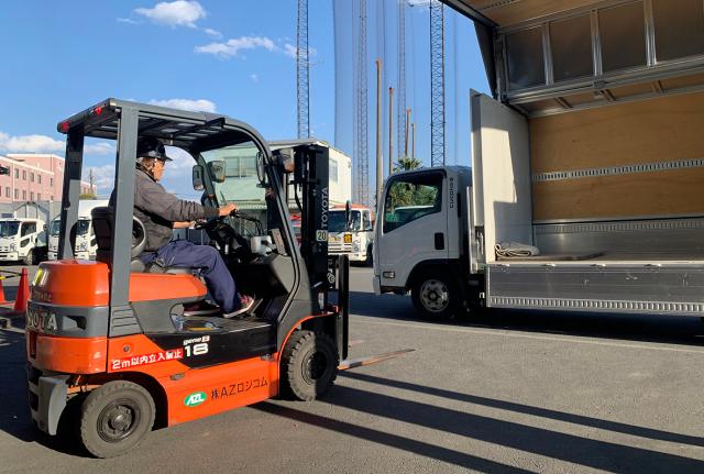 茨城県内のみで働きやすい！16時定時　中型ドライバー　住宅資材の配送　入社祝い金10万円支給4tドライバー／茨城県内のみ住宅設備品の配送