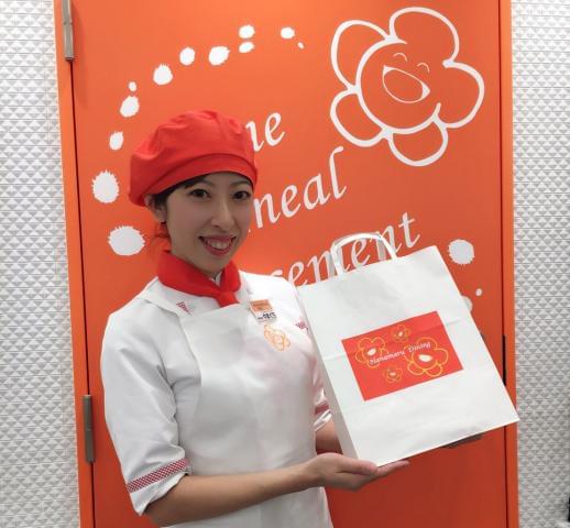働きながら、毎日使えるレシピを覚えられるかも?一石二鳥な【調理・接客】スタッフです!