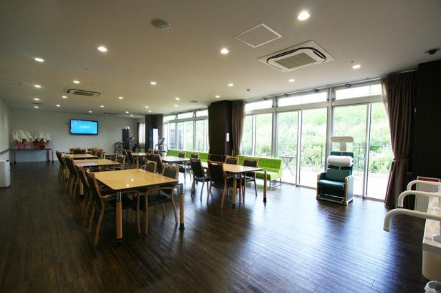 質の高いドラッグ・調剤・介護を実践し「信頼される企業」を目指します。 地域住民の立場に立った「安心の得られる企業」を目指します。 各自が株式会社せいきの従業員として誇りを持って「最善をつくす企業」を目指します。
