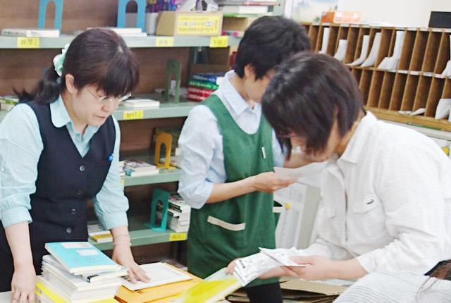 人と接することが好きな方大歓迎!
お仕事については丁寧に指導します。