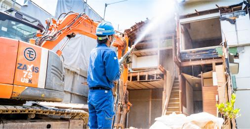 解体作業は複数資格も必要となる、まさに職人技が光るお仕事です。