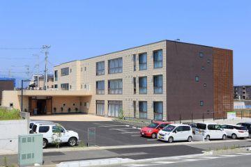 《ボーナス以外の特別報酬、約17万円の支給実績！》沼津市岡宮のショートステイ/介護スタッフ