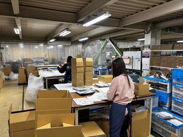 作業スタッフは30代〜50代女性中心。
10名程で1グループとなり、複数グループ体制で推進します。