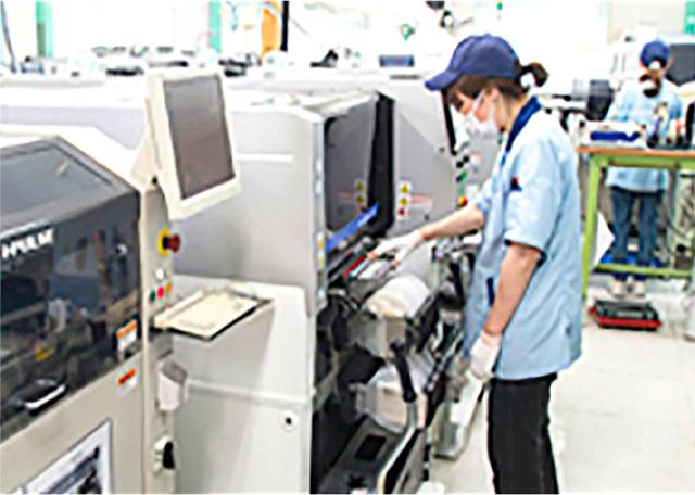 姫路市【工場内でのマシンオペレーター】時給1,250円〜/未経験歓迎/男女不問/土日祝休み☆工場内軽作業(マシンオペレーター)