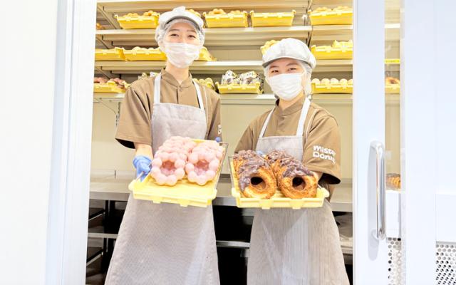ドリンク・ドーナツが食べられる福利厚生も◎
ドーナツ好きには嬉しい環境です♪
