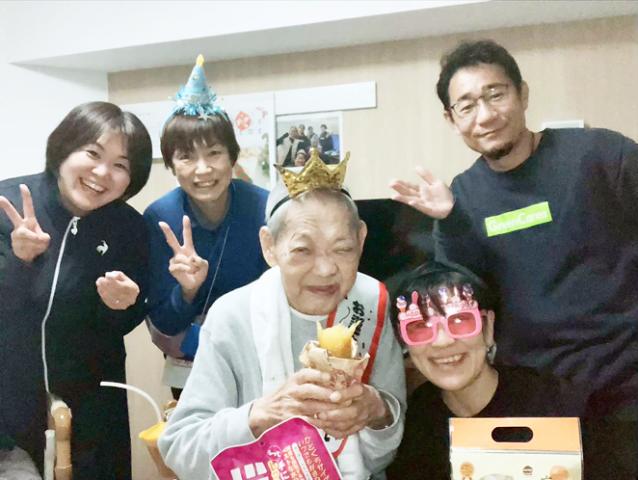 待遇良好で自由度の高い環境です！バイク、自転車通勤も可能で交通費は全額支給しますよ♪