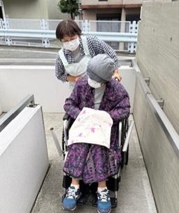 地域密着の施設で長くご活躍いただけます。
「資格を取ったので経験を積みたい」という方も歓迎します。