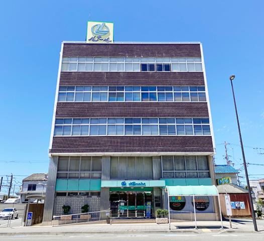 布団やカーペットのクリーニングをはじめ、布団の
卸売業務やコインランドリーを展開する安定企業です!