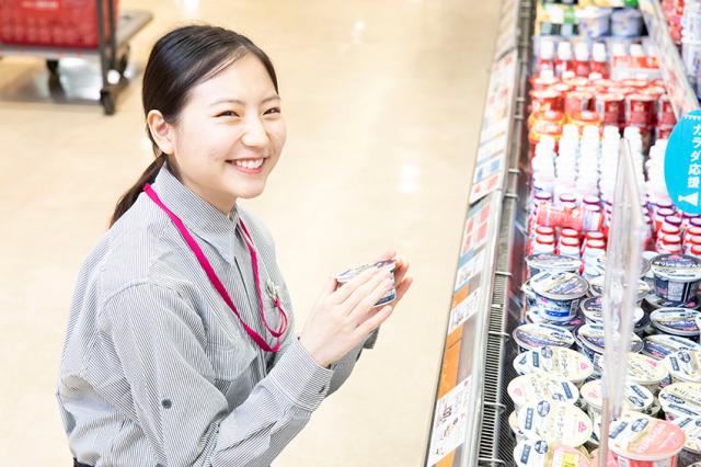 【早朝品出し/オープニング】学生募集スタート!開店前の店内への品出し、売場陳列などのお仕事です♪開店前から総合スーパー 商品の店舗品出し、売場陳列/オープニングスタッフ