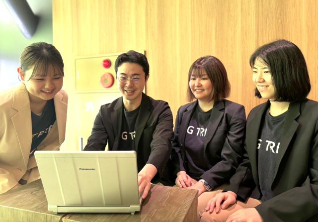 スタッフ同士の連携もバッチリ!
お互いをサポートしながら取り組んでいます。