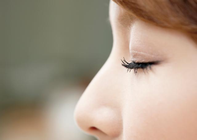 ＜アイリスト＞週3日以上でOK！16時半までの勤務／集客・物販ノルマなしアイリスト