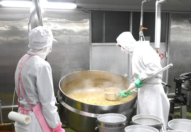 ＜調理師／正社員＞「美味しくて安全な給食を子ども達に」その想いが胸にあるから頑張れるやりがいある仕事学校給食の調理師