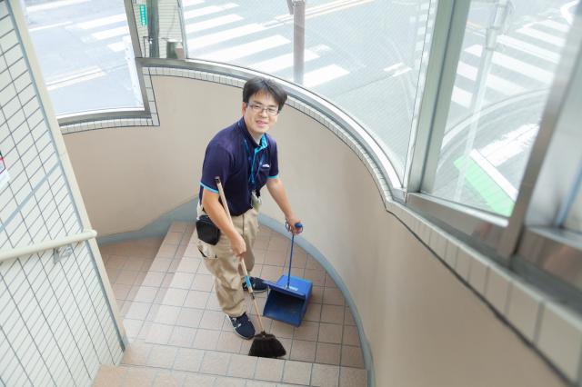 大宮駅東口徒歩10分♪1日1時間、週2日勤務！大宮区大門町のビル清掃パートさん募集です！ビル清掃スタッフ