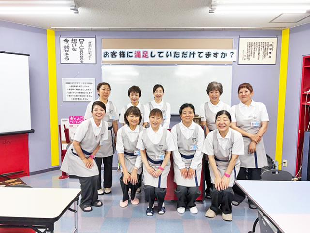 【1日1〜2件のゆとり訪問】土日祝休みで家庭との両立◎
美原区で働く、家事の延長から始められるお仕事。