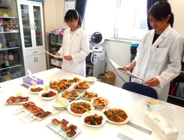 外回りより、試食。うちの営業は「食べる」ことから始まる！そこから「売れる」を考える。外回りほぼなし！生協向け食品の商品開発・営業