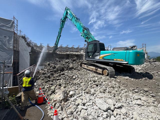 重機オペレーター/月給30万円〜50万円/前職給与保障/寮完備/給与前払い有/人柄重視採用/学歴不問解体現場での重機オペレーター（パワーショベル等）