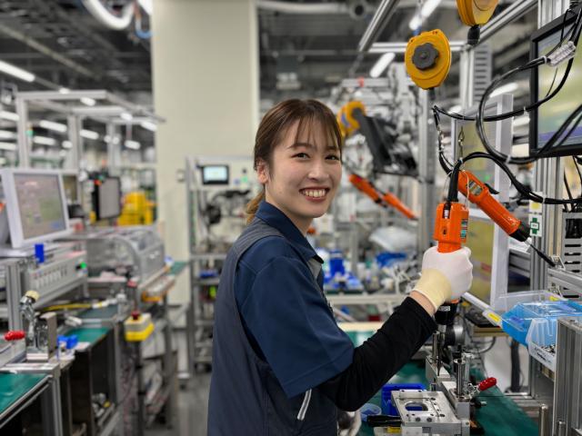 様々な部品を使用して、製品を組み立てていきます。
製品が完成する工程が目で見て分かるので楽しいです！
