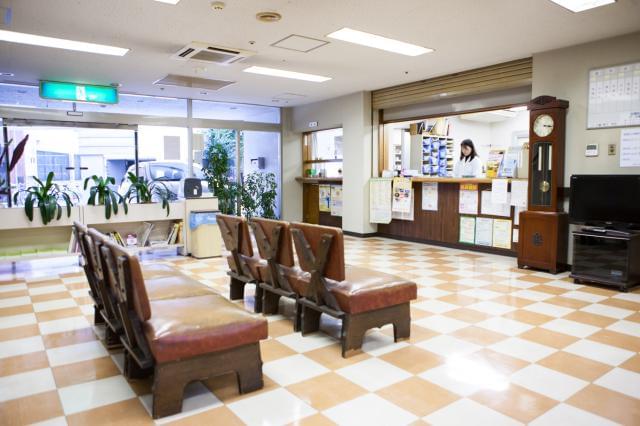 担当フロアに関係なく、スタッフ同士とっても仲良し♪コミュニケーションも活発で働きやすい職場です。